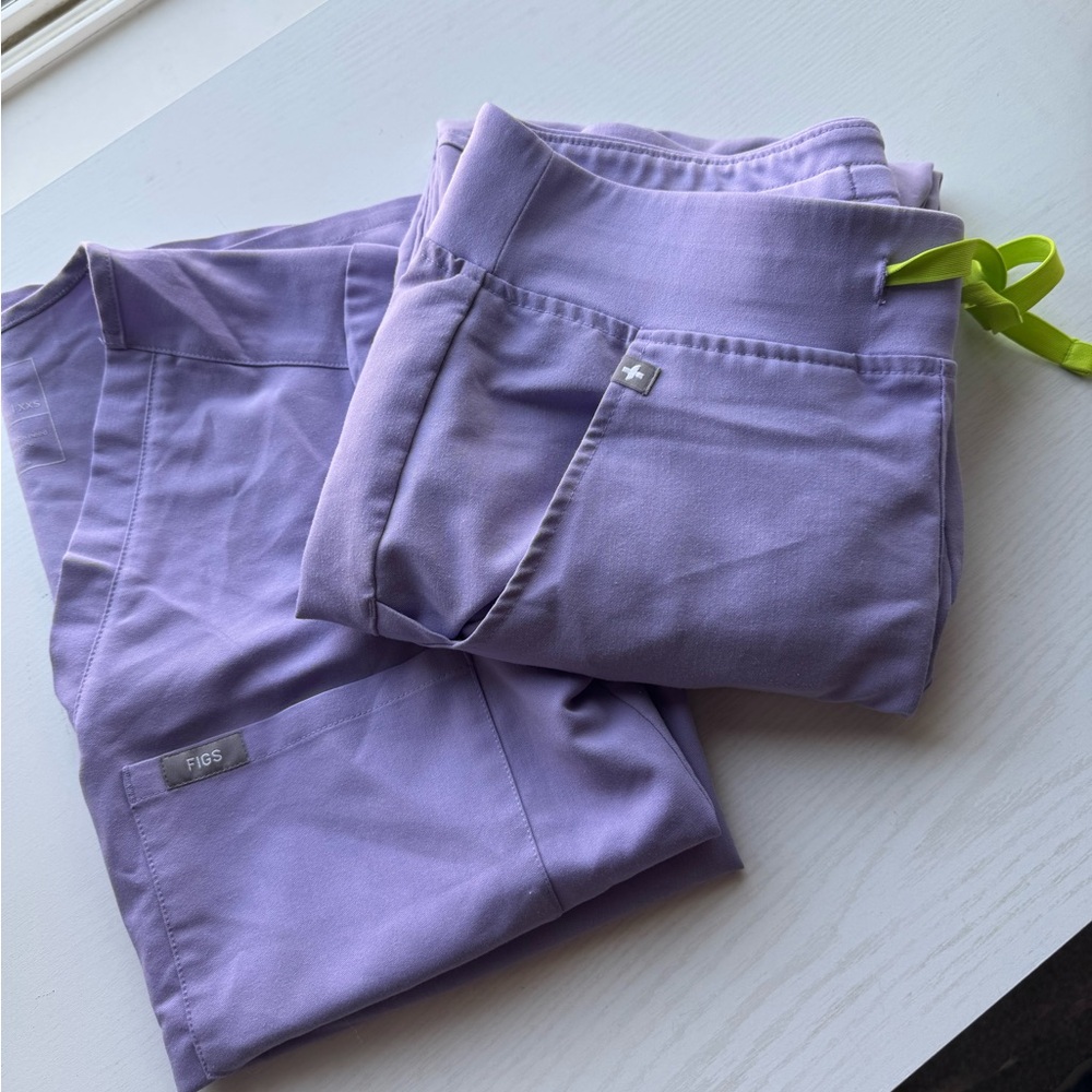 Figs Lavender Dew scrubs set - XXS top , XXSP pants